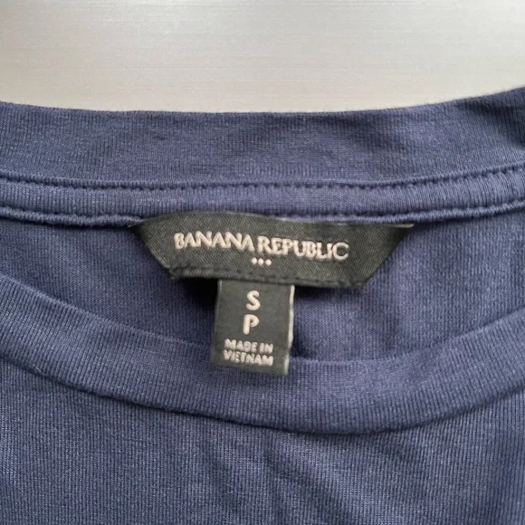 Banana Republic Navy Blouse Top with Pleated Sleeves - Picture 3 of 6